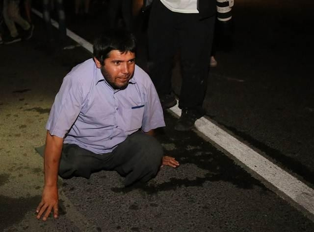Suriyeliler TEM'de Edirne'ye doğru yürüyüşe geçti