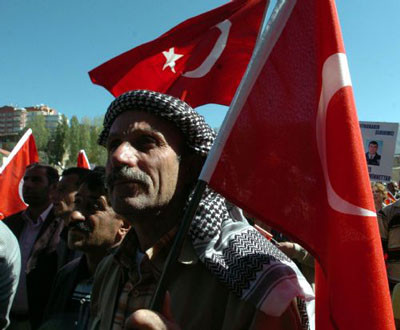 Aktütünde PKKya lanet mitingi