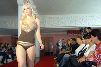 Kadınlara özel defile