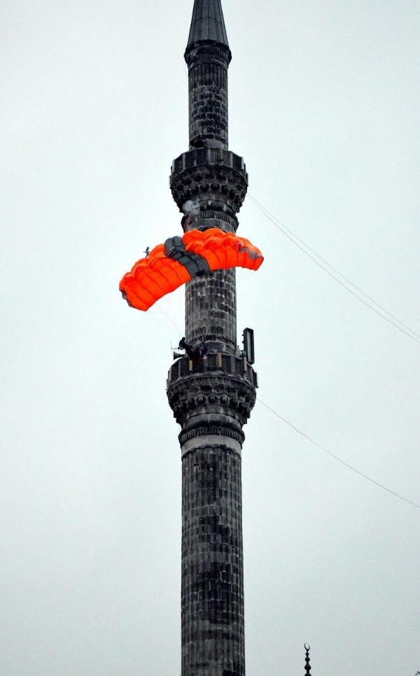 Minareden atlarım, bayramınızı kutlarım