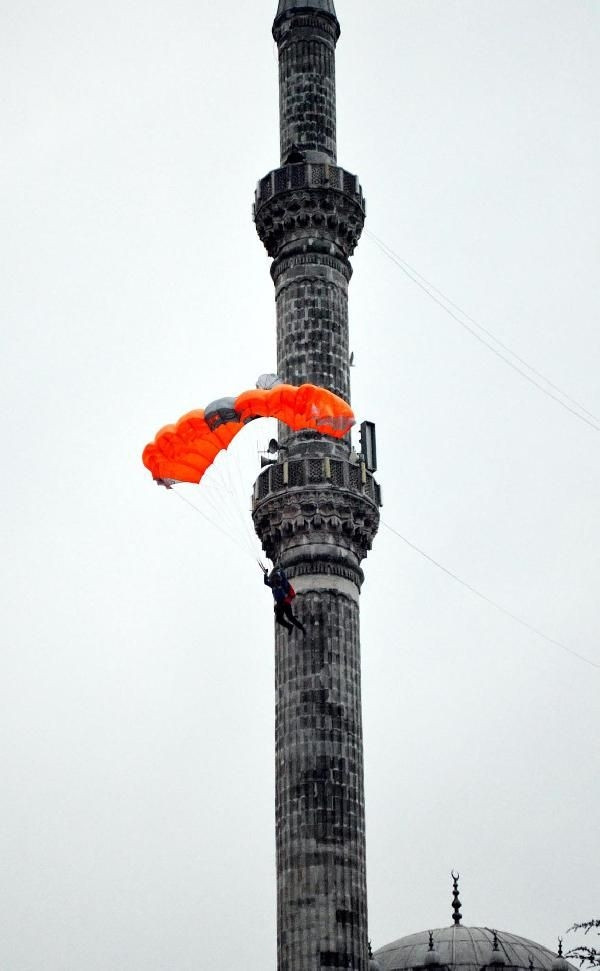 Minareden atlarım, bayramınızı kutlarım