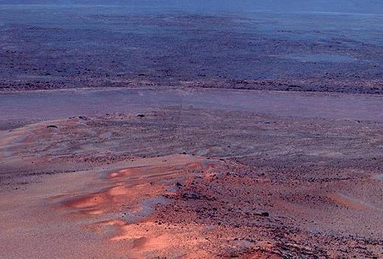 Mars'ta akan su bulundu
