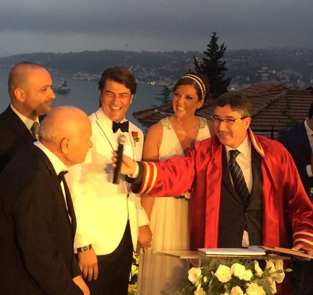 Vatan Şaşmaz ve eşi Yasemin Adalı evlilik sözleşmesi yapmış