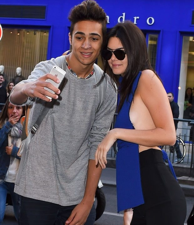 Kendall Jenner'a hayranından 'öpücüklü' saldırı