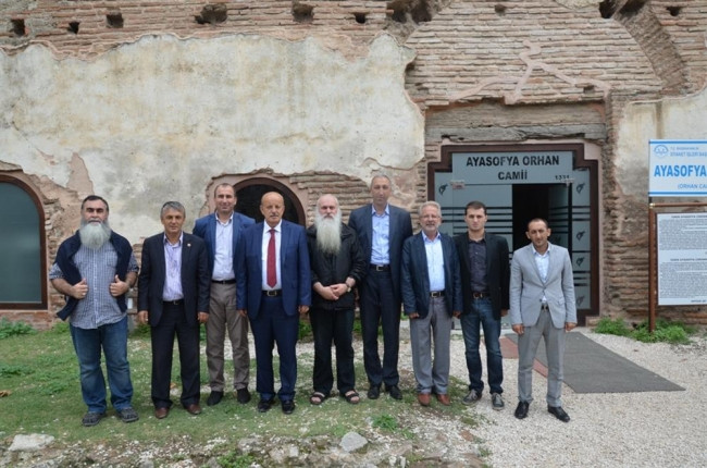 Başpiskopos Bursa'da cuma namazı kıldı