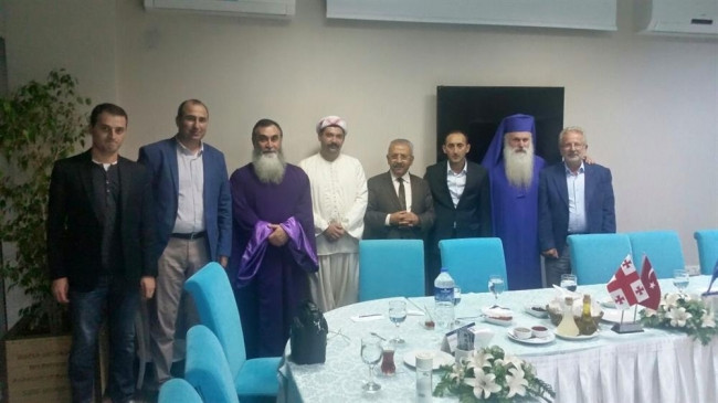 Başpiskopos Bursa'da cuma namazı kıldı