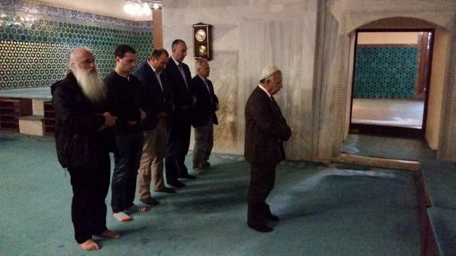 Başpiskopos Bursa'da cuma namazı kıldı