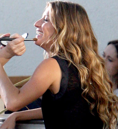 Gisele Bundchen klip kızı oldu