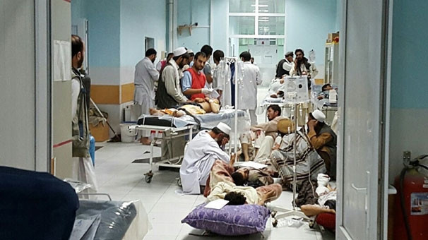 Hastaneyi yarım saat boyunca bombaladılar