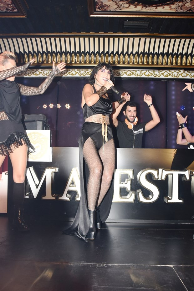 Hande Yener: “Buranın keyfi kaçtı”