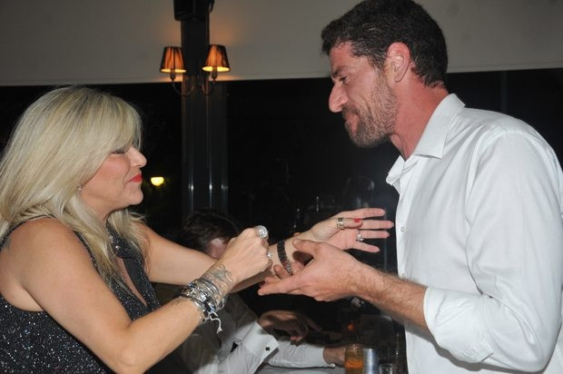 Samantha Fox'tan Cemal Hünal'ı utandıran öpücük