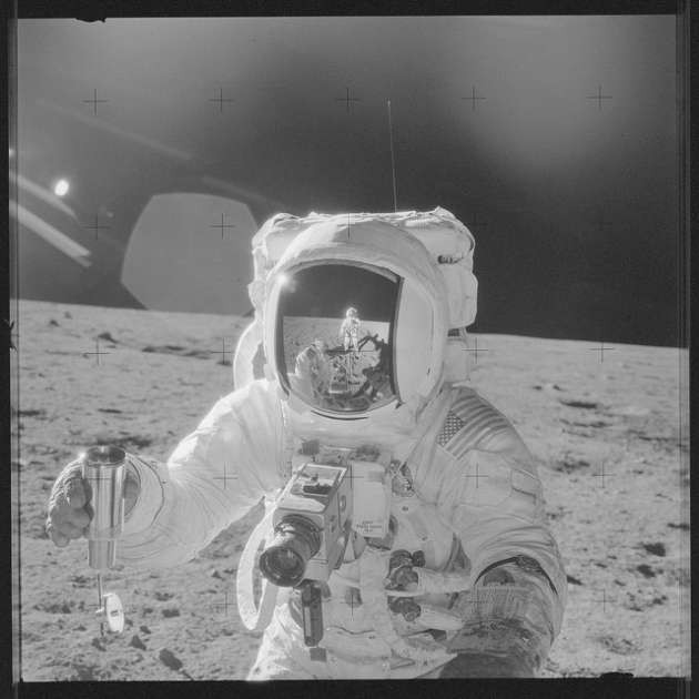NASA bilinmeyen Ay fotoğraflarını yayınladı