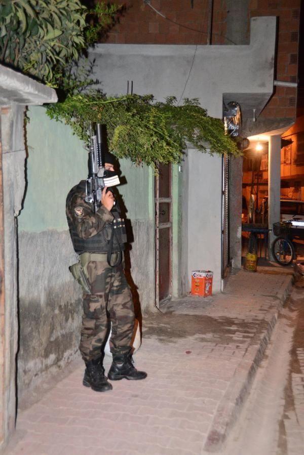 Adana'da şafak operasyonu