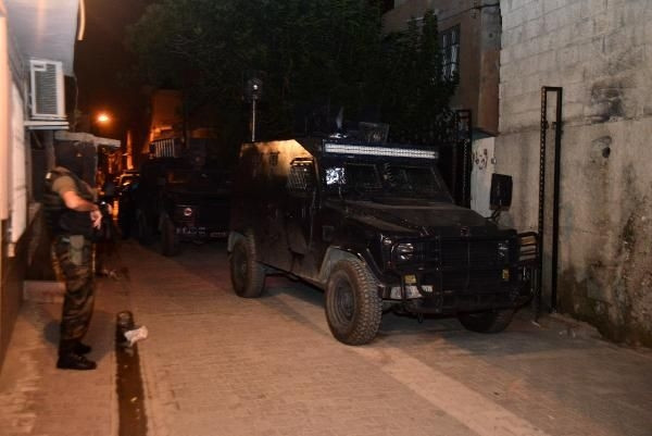 Adana'da şafak operasyonu