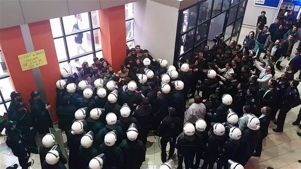 Kocaeli Üniversitesi'nde arbede