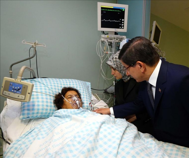 Başbakan yaralıları ziyaret etti