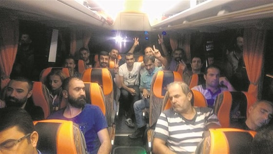 Barış istiyorlardı kana bulandılar!