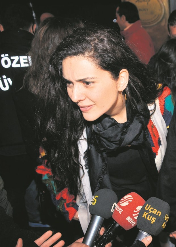 Bergüzar Korel tarzı
