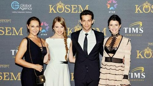Beren'in 12 bin TL'lik Cannes elbisesi