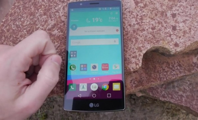 LG G4 düşme testinde