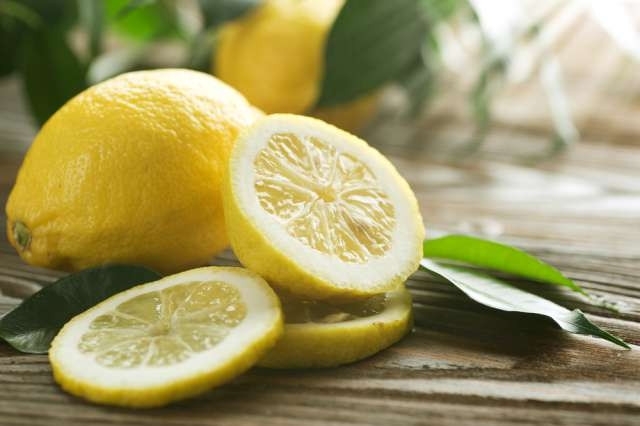 Limonlu su içmenin faydaları