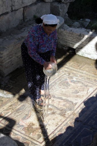 Tarihi eserler çamaşır gölgesinde