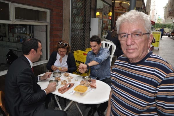 Eski işadamı şimdi sokakta çorba satıyor