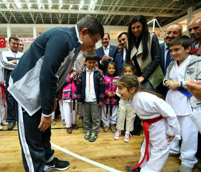 Başbakan Davutoğlu'nun en renkli anları!