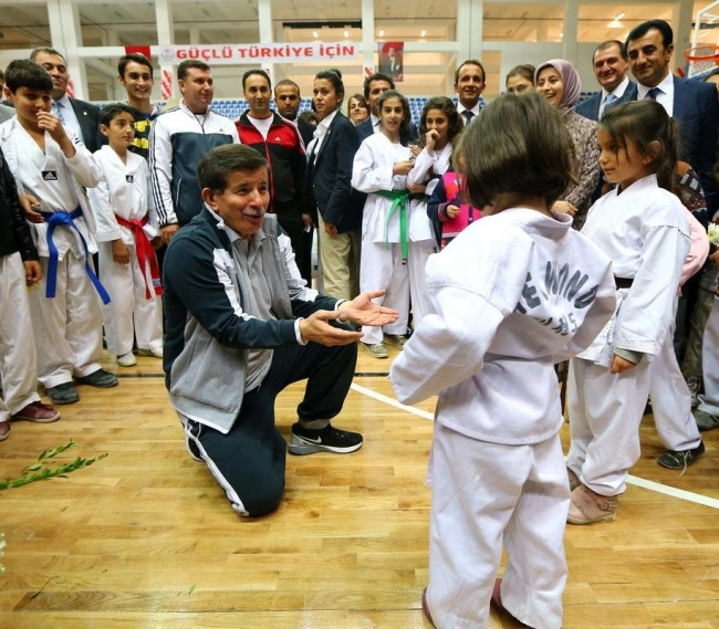 Başbakan Davutoğlu'nun en renkli anları!