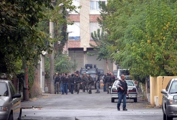 Diyarbakır'da IŞİD operasyonu: İki polis şehit