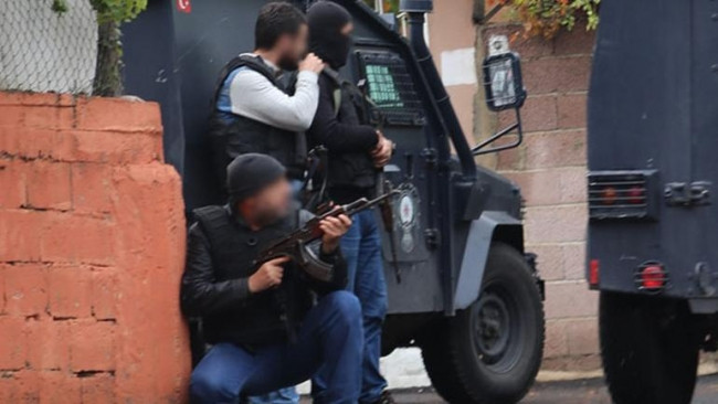Diyarbakır'da IŞİD operasyonu: İki polis şehit