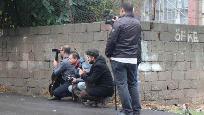Diyarbakır'da IŞİD operasyonu: İki polis şehit