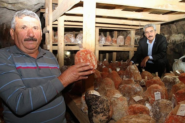 "Türk rokforu" lezzetini mağaradan alıyor