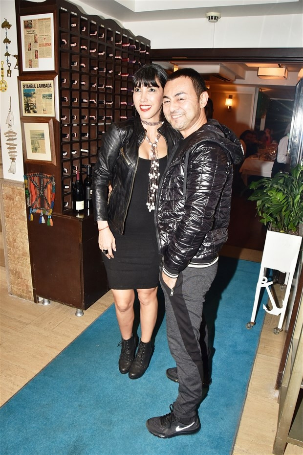 Hande Yener: 'İnsanlara hizmet etmek benim kanımda var'