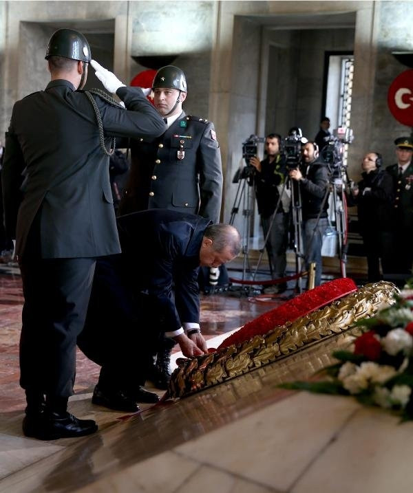 İlk tören Anıtkabir'de yapıldı
