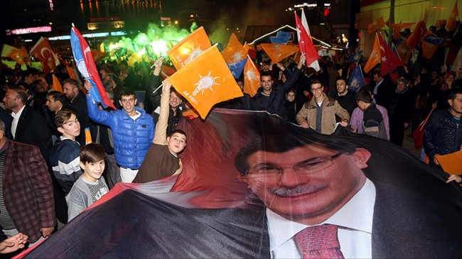 AK Parti kutlamalara başladı