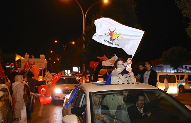 AK Parti kutlamalara başladı