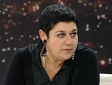 Serra Yılmaz kimdir