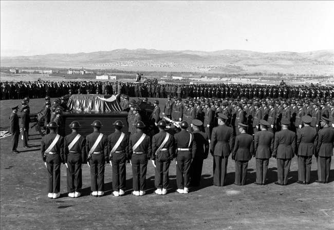 Ata'nın cenazesinin Anıtkabir'e yolculuğu