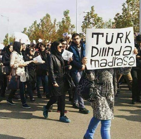 İran'da ırkçı program Türkleri sokağa döktü
