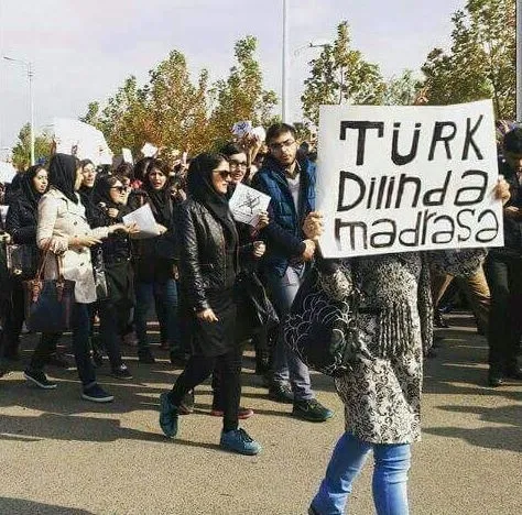 İran'da ırkçı program Türkleri sokağa döktü