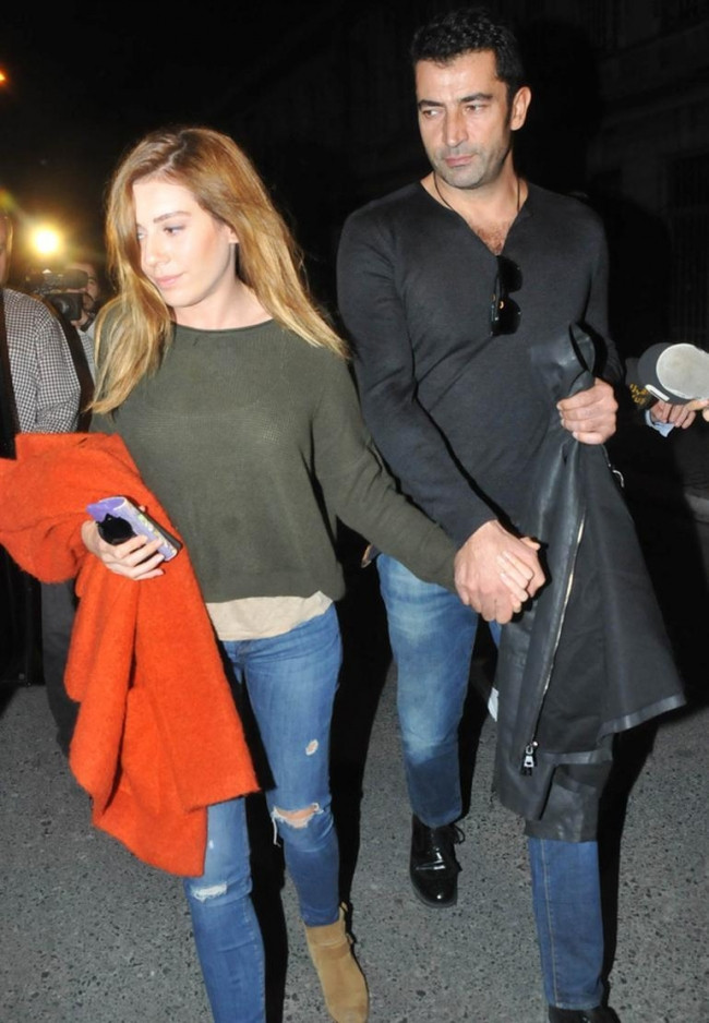 Kenan İmirzalıoğlu ile Sinem Kobal, el ele alışverişte