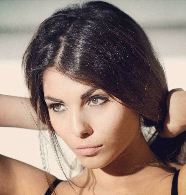 Güzel model deney kurbanı