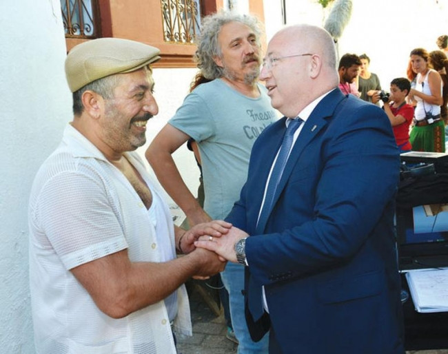 Cem Yılmaz İftarlık Gazoz filminde konuk oyuncu oldu