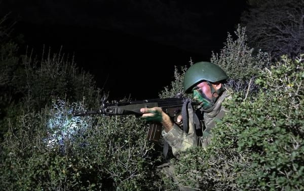 Komandoların ölümle burun buruna eğitimi