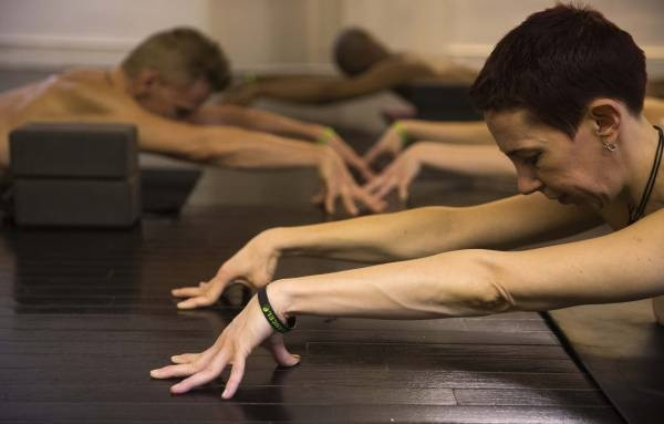 Çırılçıplak yoga