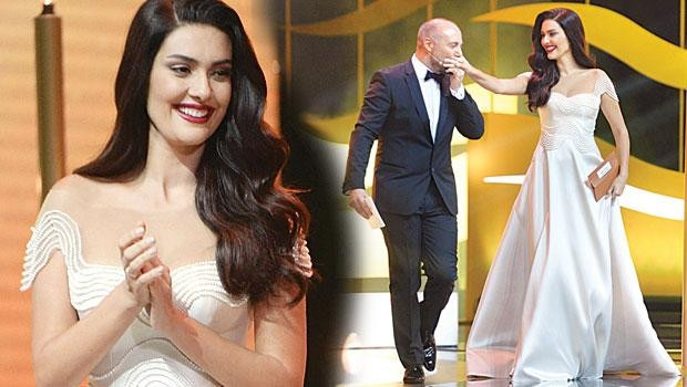 Bergüzar gecenin sonuna kadar Halit Ergenç'i bekledi