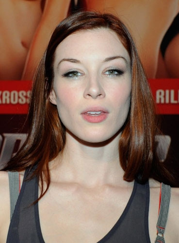 Porno yıldızı Stoya'dan tecavüz iddiası