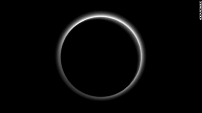NASA, Plüton'un yeni görüntülerini yayımladı