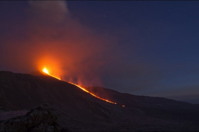 Etna yine patladı